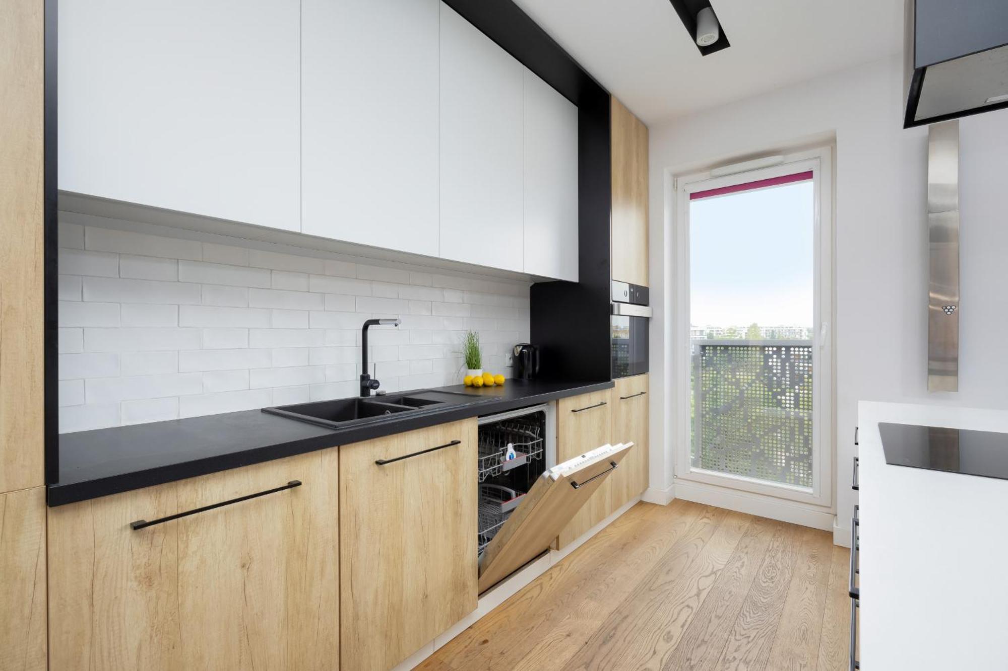 With Terrace & Parking By Renters Apartament