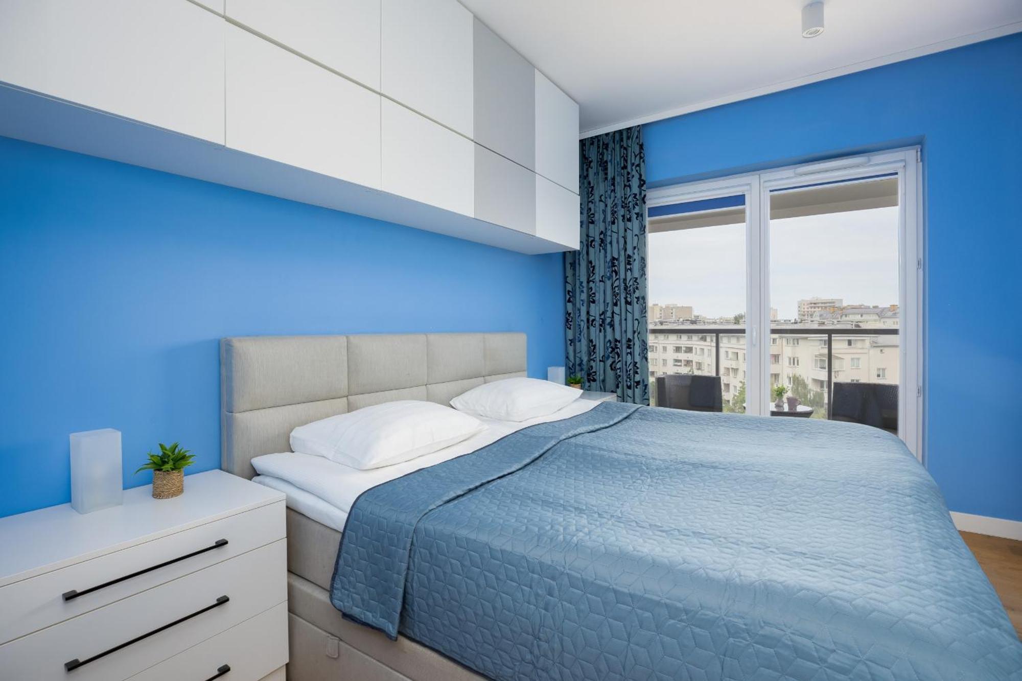 With Terrace & Parking By Renters Apartament