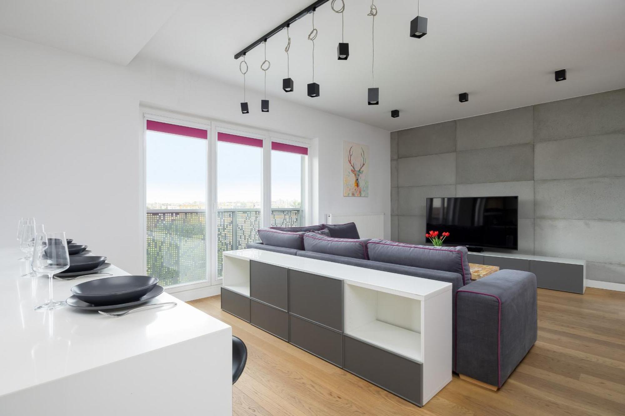 With Terrace & Parking By Renters